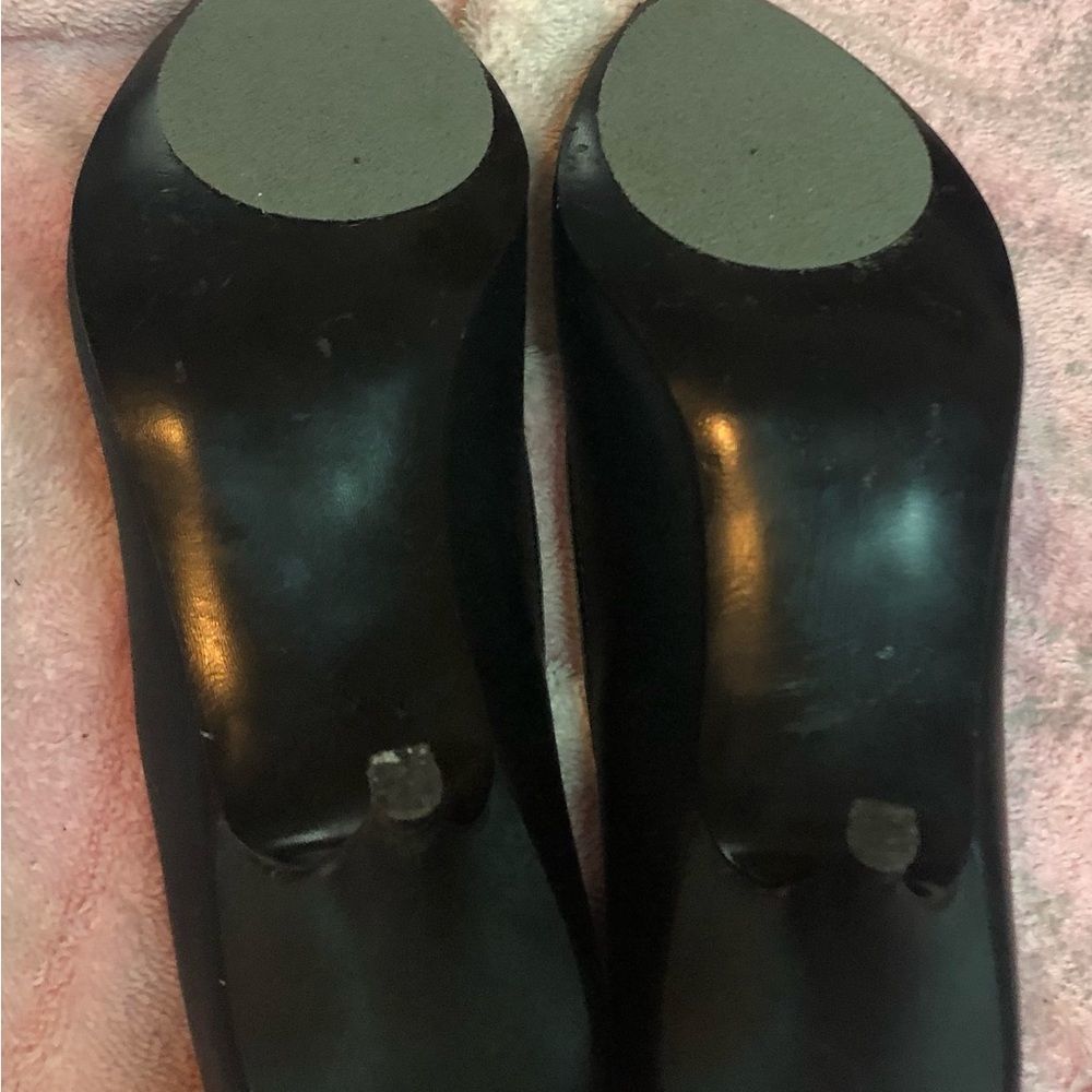 Black scalloped edge 2” pump women heel shoes clothes - Picture 8 of 10